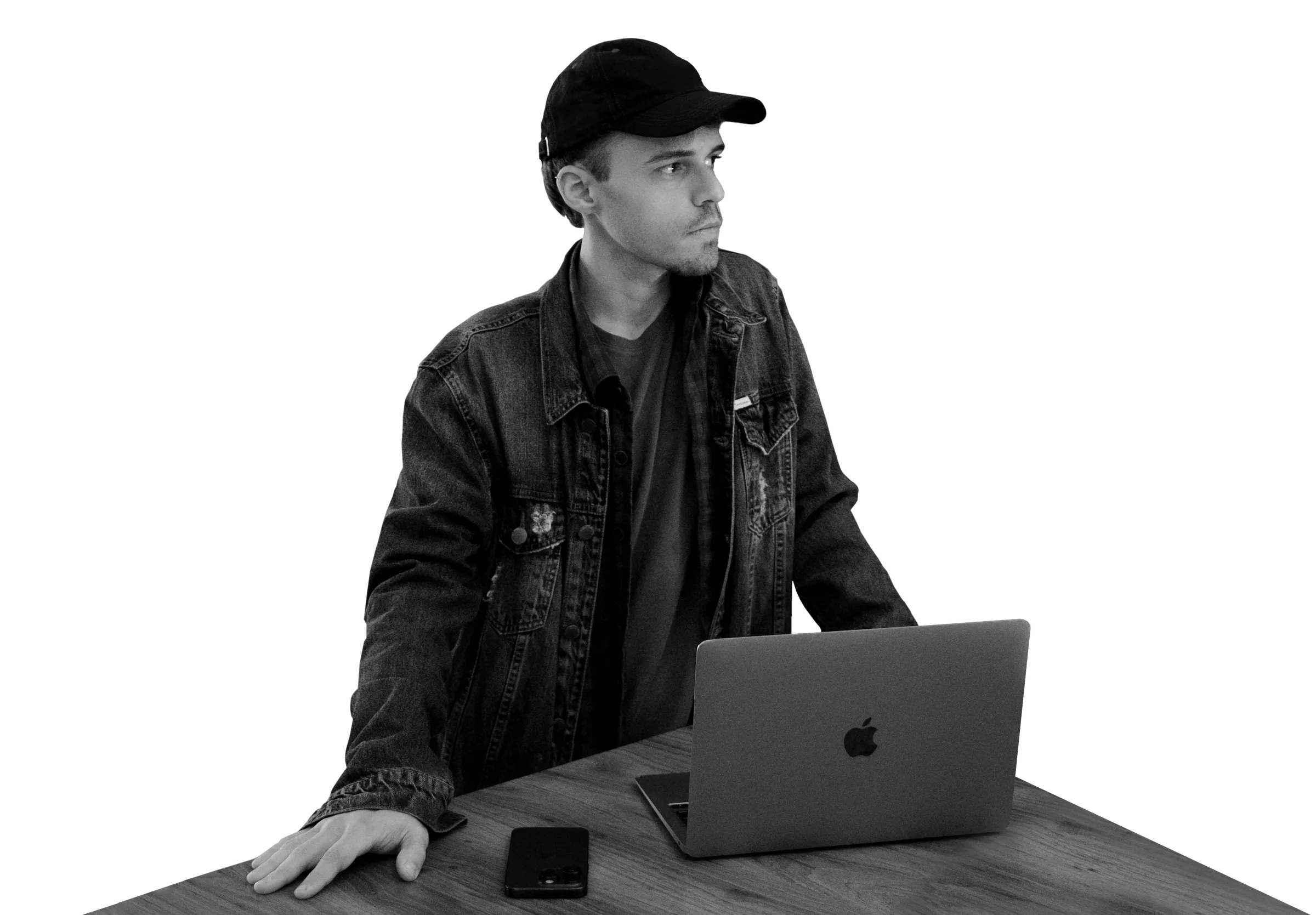 Gustavo Tulio, UX/UI and product designer, working at a laptop